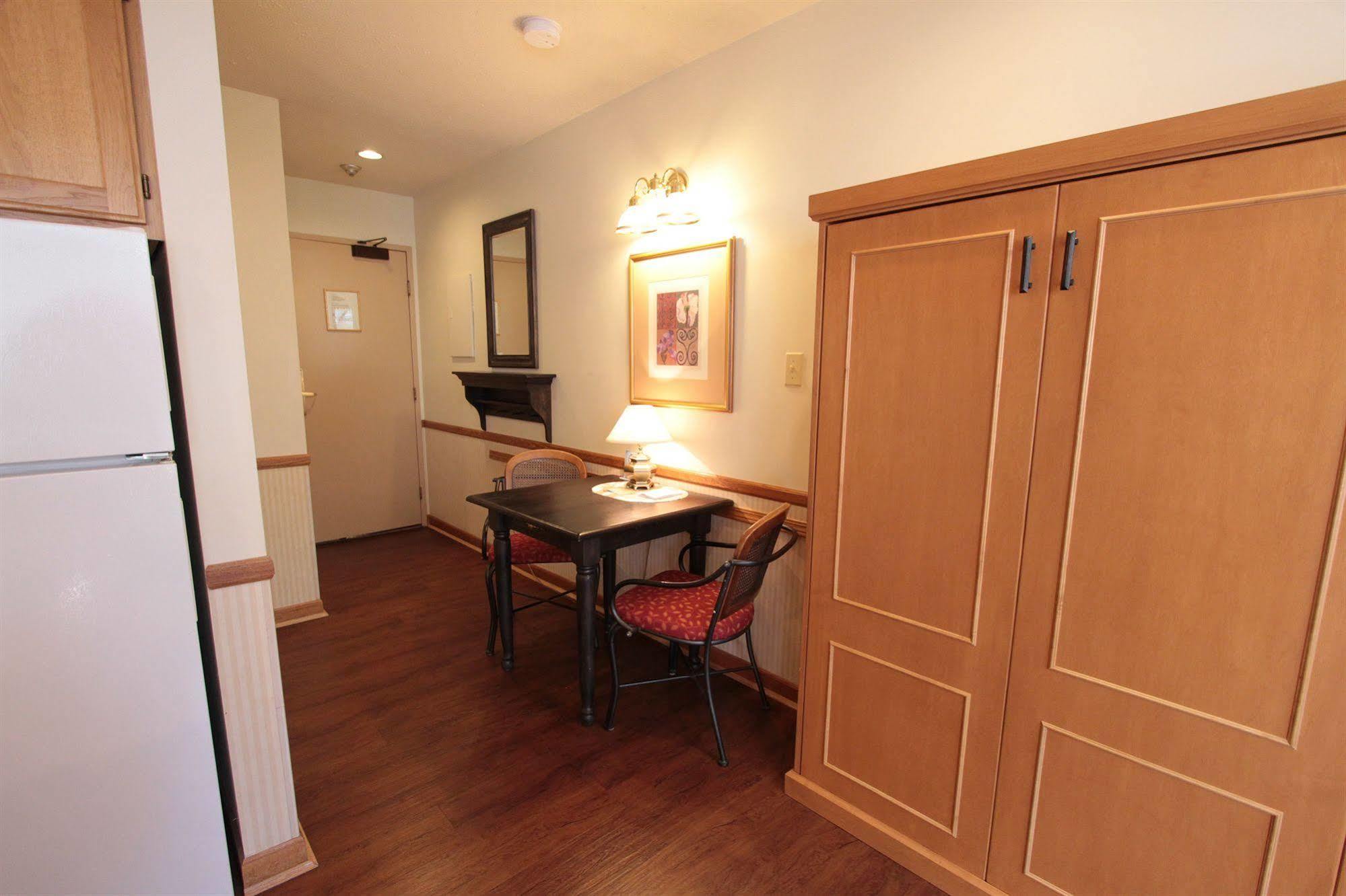 Clock Tower Resort Whistler Exterior foto